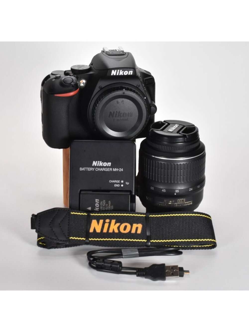 Nikon D5600 DSLR Camera 24.2MP Nikon 18-55mm VR Lens HD Video WiFi Pro Tested
